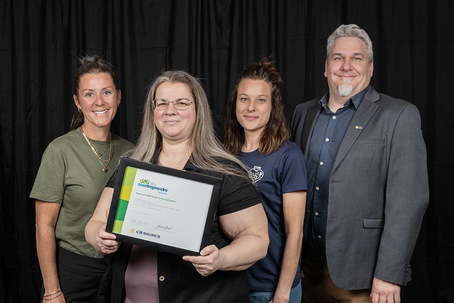 Secondaire adaptation scolaire- Éducation des adultes, Impression ESVM version verres réutilisables - 2e place