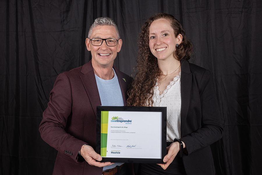 EXPLOTATION, TRANSFORMATION, PRODUCTION, Rose boulangerie de village - 2e place