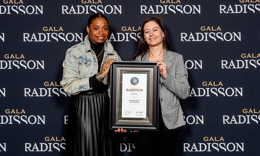 Catherine Brisson, technicienne spécialisée en physiothérapie et réadaptation animale et Isabelle Lussier (absente sur la photo), propriétaire.