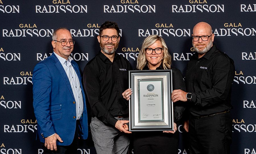 Patrick Buisson, copropriétaire, Maude Paquette-Normandin, copropriétaire et directrice développement des affaires, Hugo Hamelin, Chef et copropriétaire et Éric Boissonneault (absent sur la photo), copropriétaire et directeur restaurant.