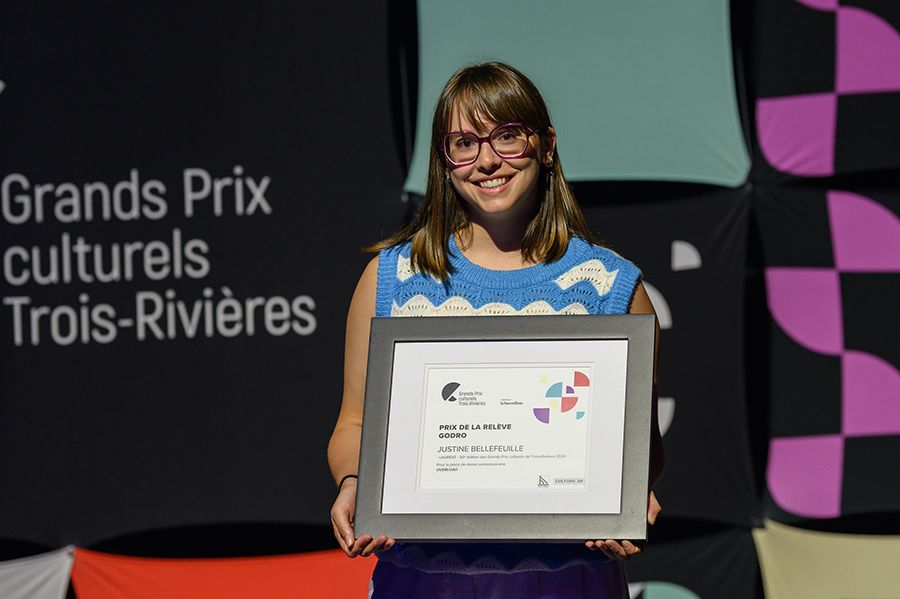 JUSTINE BELLEFEUILLE pour le projet OVERLOAD