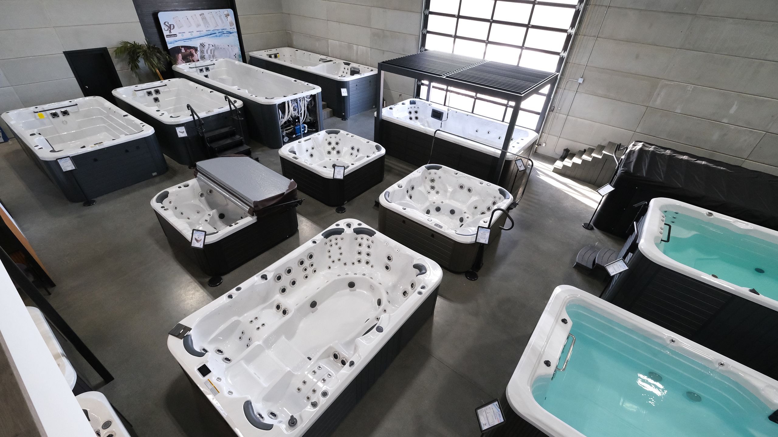 Image de la salle de montre du centre de spas SP International