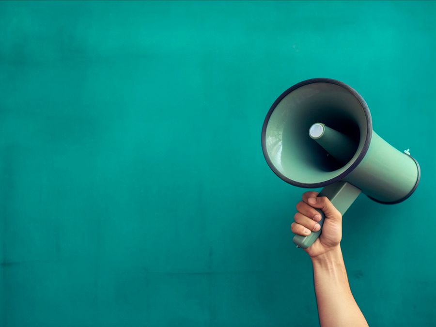 Image d'un mégaphone, la parole à la population