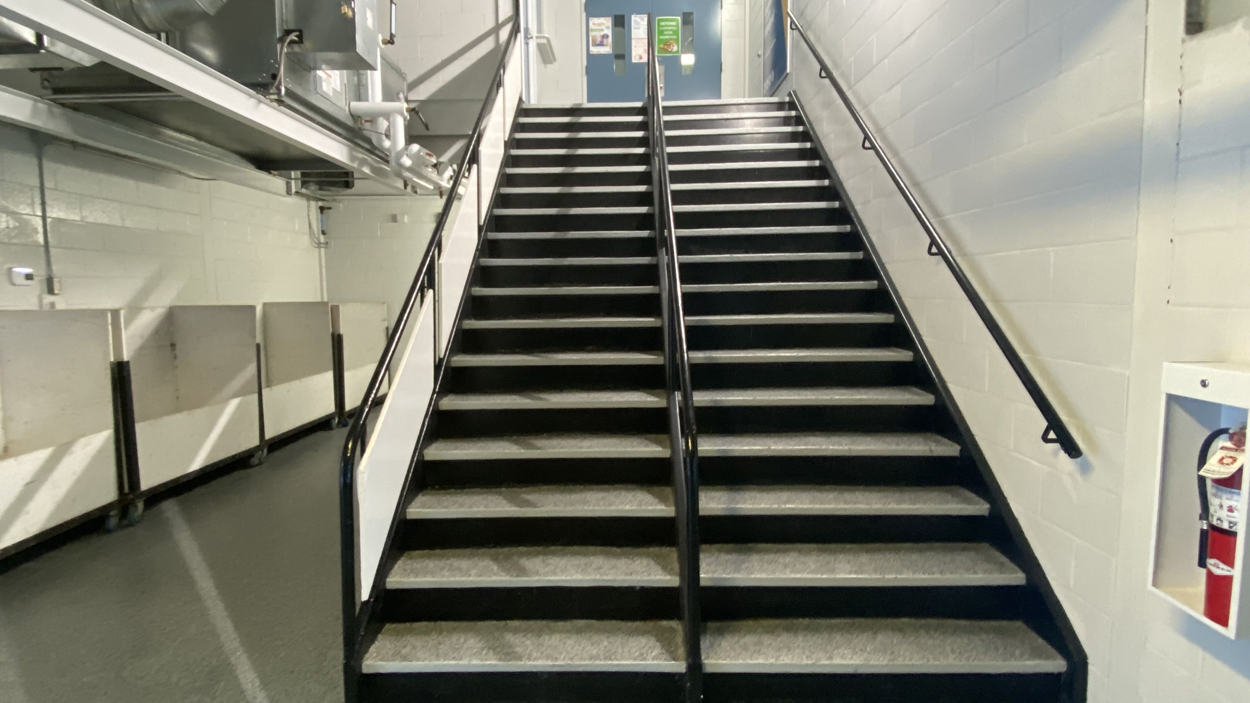 Escalier à l'aréna Julien-Beauregard