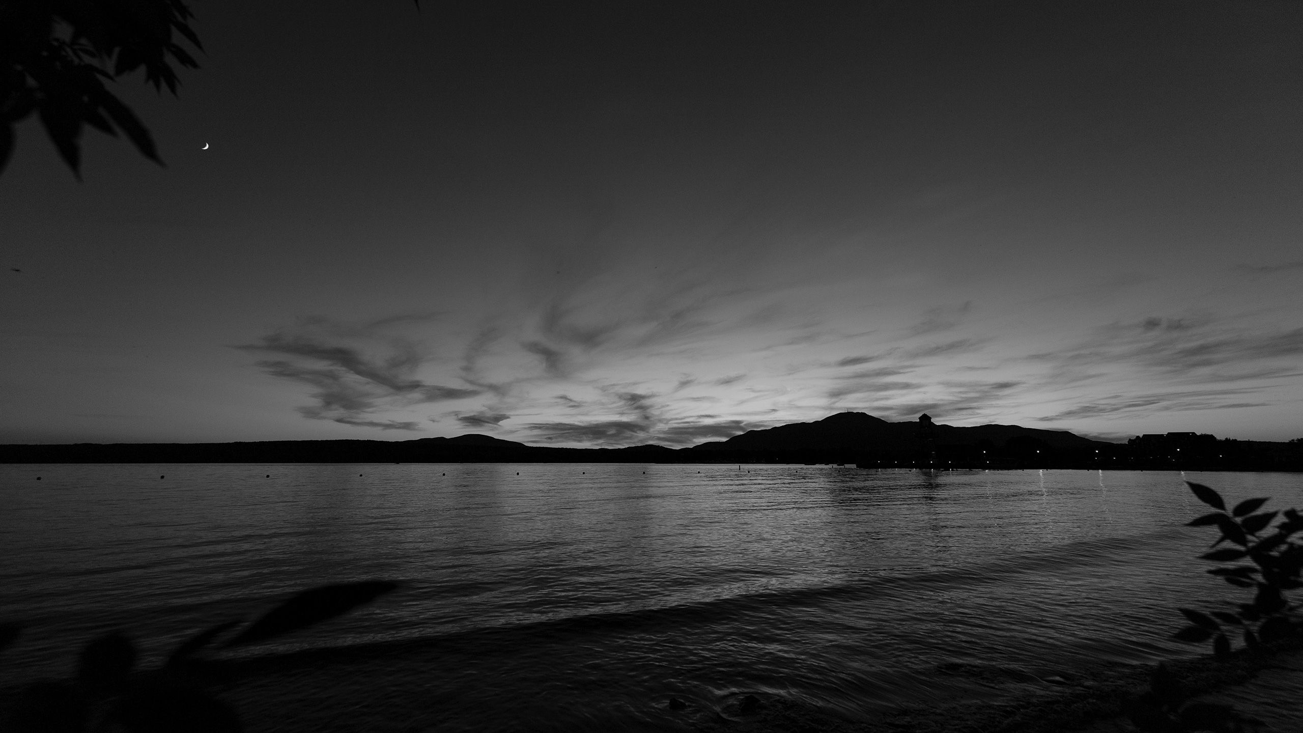 Photo d'un paysage de Magog à la nuit tombante