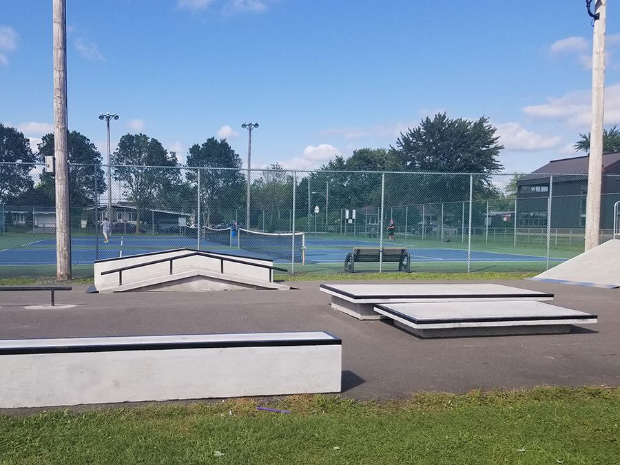 Terrains de tennis et sakte park