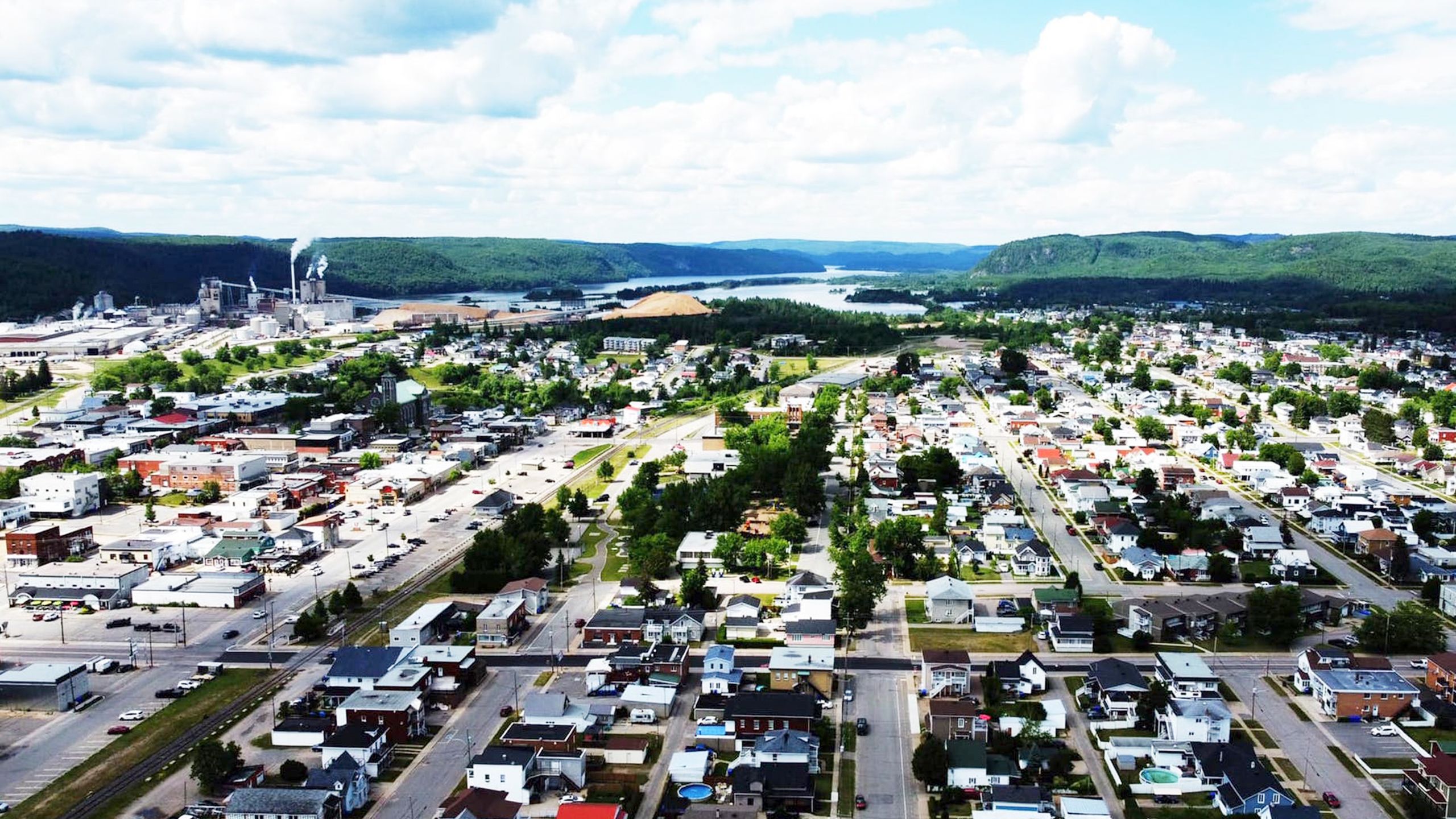 Photo aérienne de la ville de La Tuque